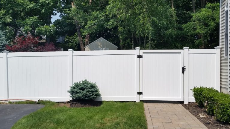 Soid Tongue and Groove Vinyl Fence & Gate